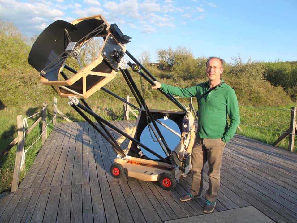 Aprende a contemplar el universo gracias a los telescopios y al personal de Sky Andaluz, turismo astronómico en Granada