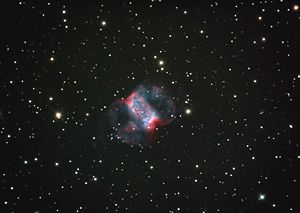 Qué es una nebulosa pequeña dumpbell por el centro de astronomía Sky Andaluz en Granada