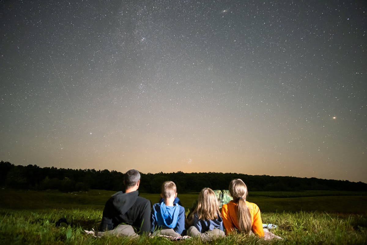 Cómo identificar planetas a simple vista en el cielo nocturno